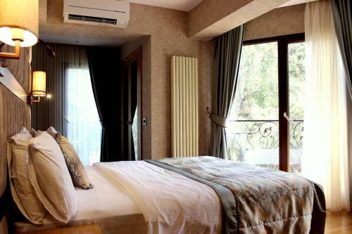 Lale Hotel