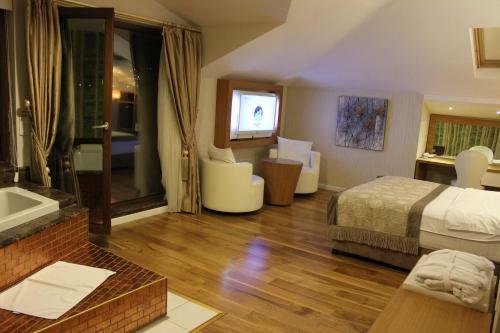 Lale Hotel
