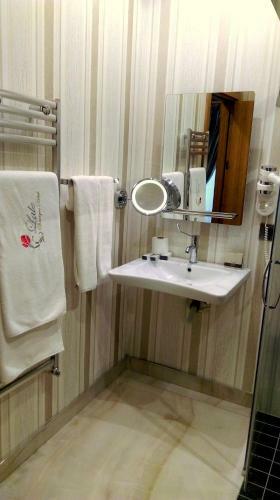 Lale Hotel