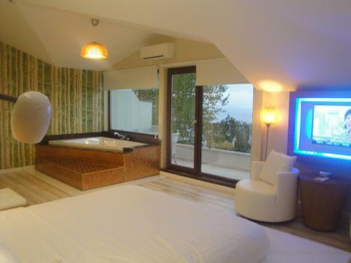 Lale Hotel