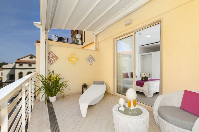 Apartamentos Tasso Suites
