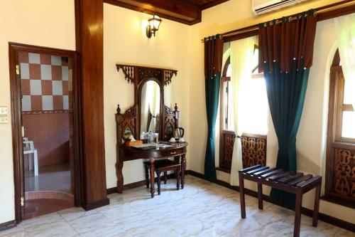Chavda Hotel