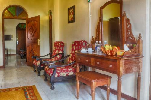 Chavda Hotel