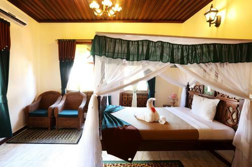 Chavda Hotel
