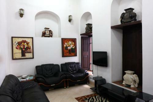 Chavda Hotel