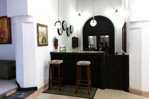 Chavda Hotel