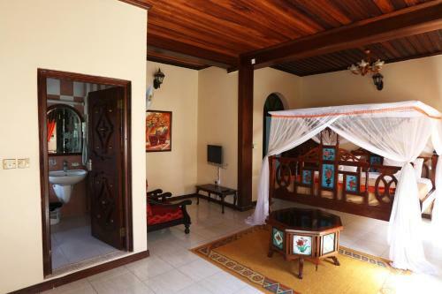 Chavda Hotel