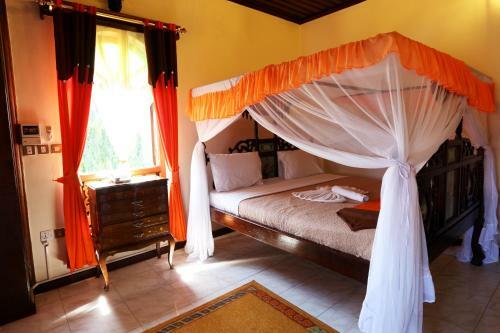 Chavda Hotel