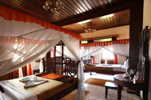 Chavda Hotel