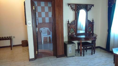 Chavda Hotel