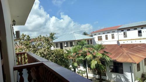 Chavda Hotel
