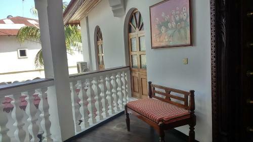 Chavda Hotel