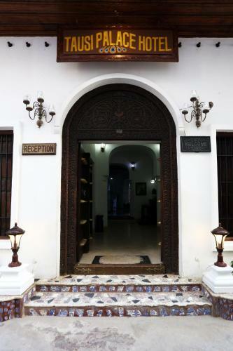 Chavda Hotel
