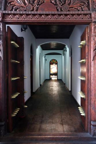 Chavda Hotel