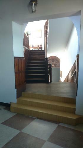 Chavda Hotel