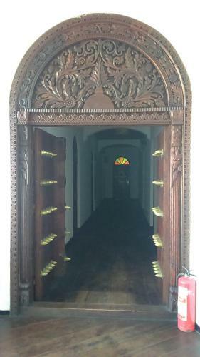 Chavda Hotel