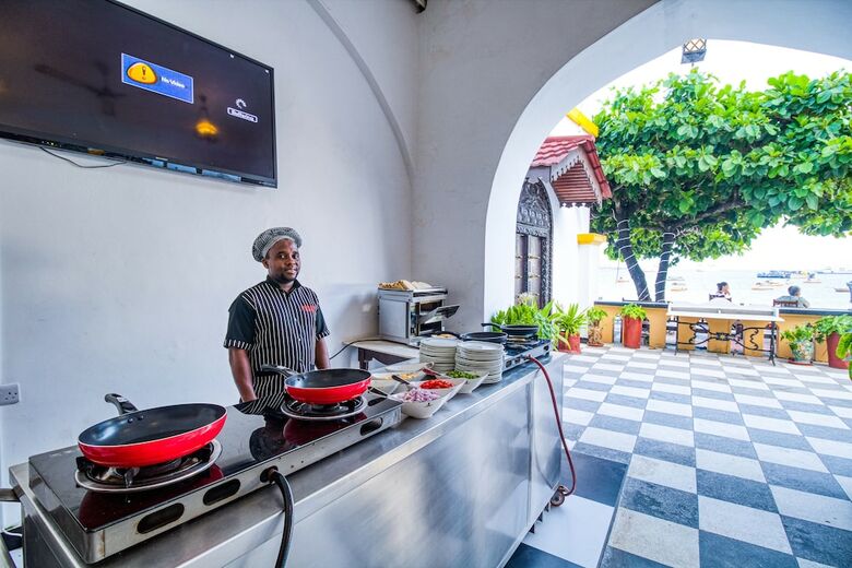 Tembo House Hotel