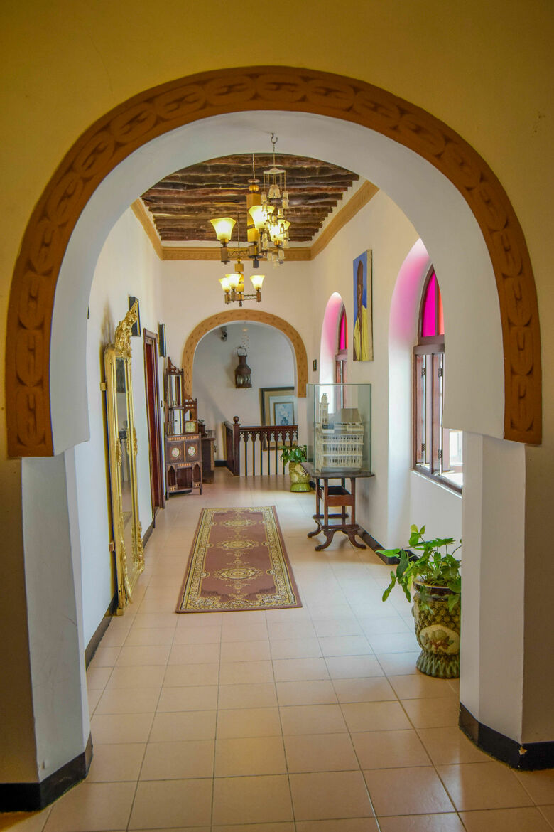 Tembo House Hotel