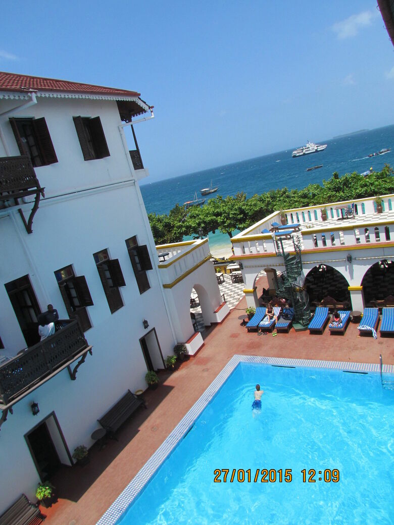 Tembo House Hotel