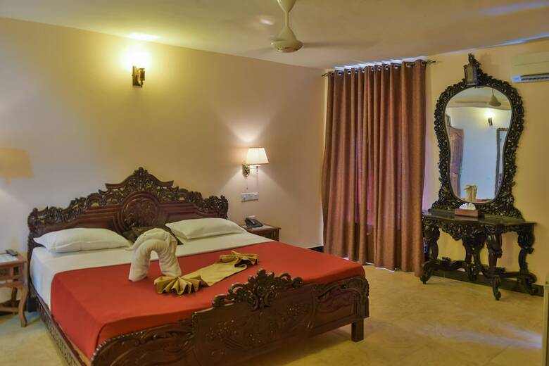 Tembo House Hotel