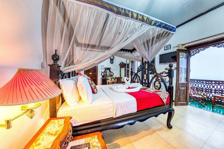 Tembo House Hotel