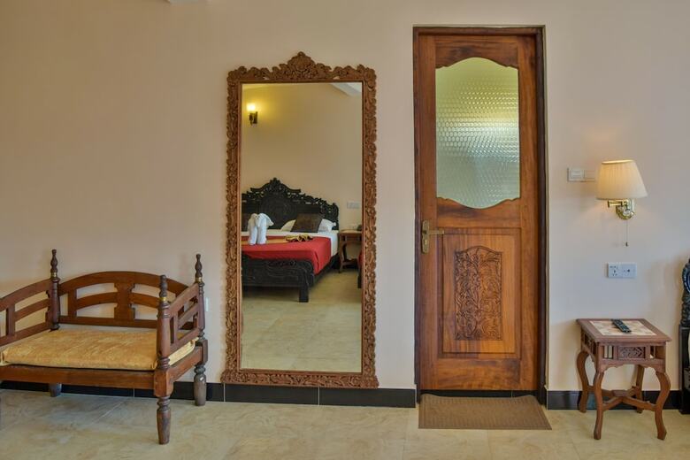 Tembo House Hotel