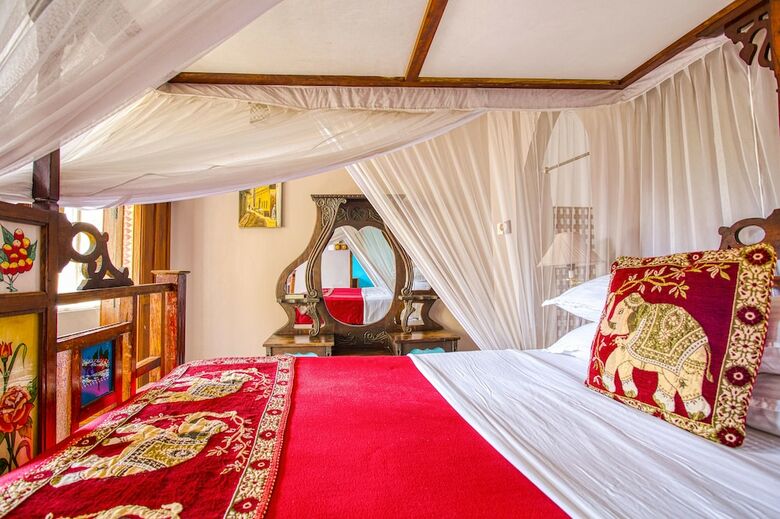 Tembo House Hotel
