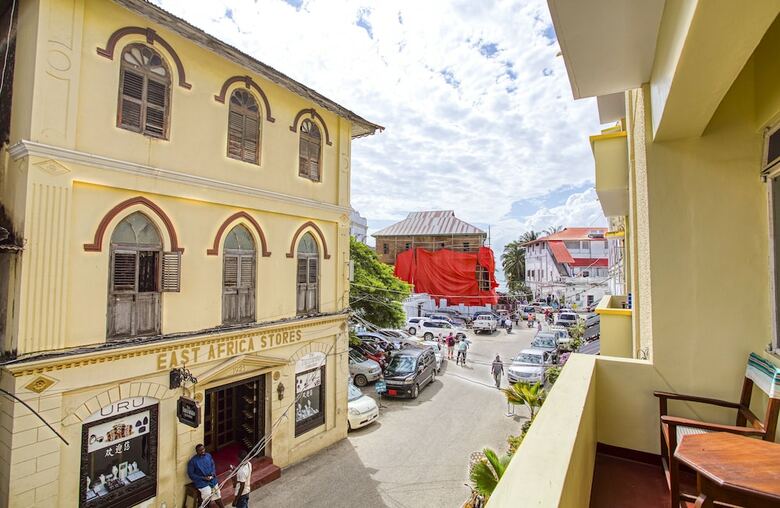 Tembo House Hotel