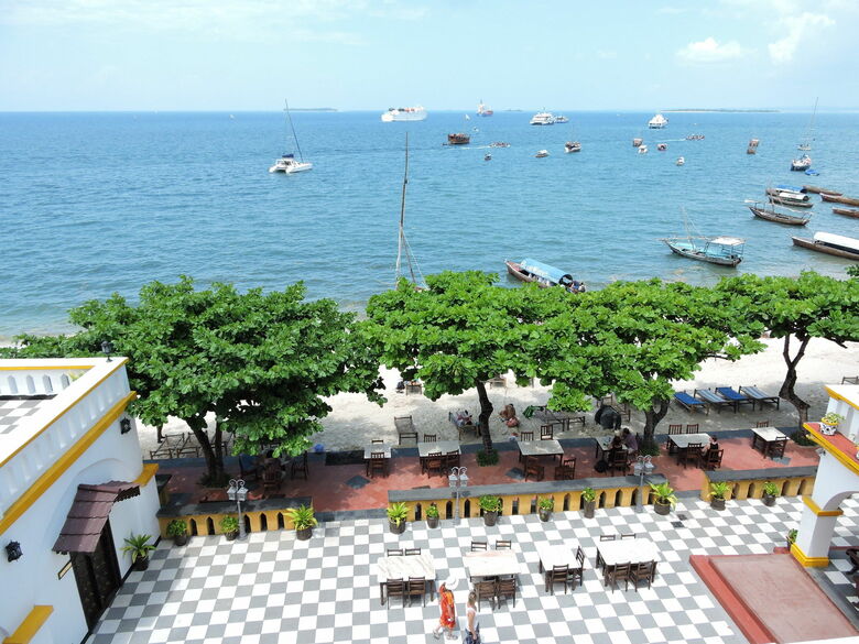 Tembo House Hotel