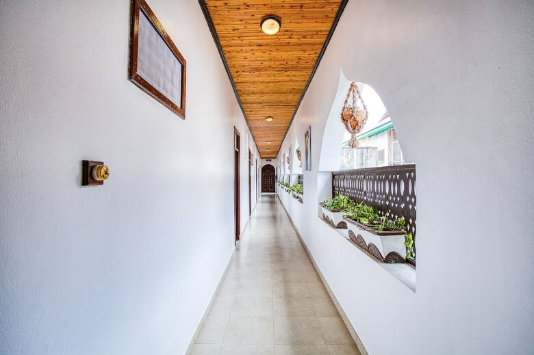 Tembo House Hotel
