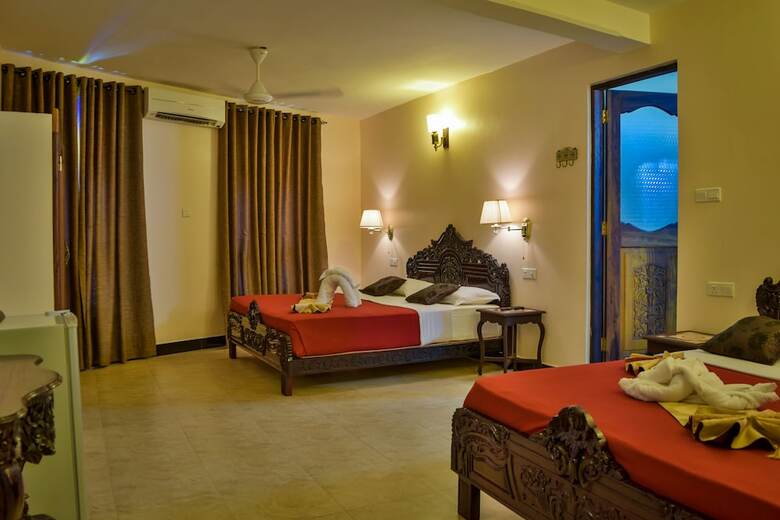 Tembo House Hotel