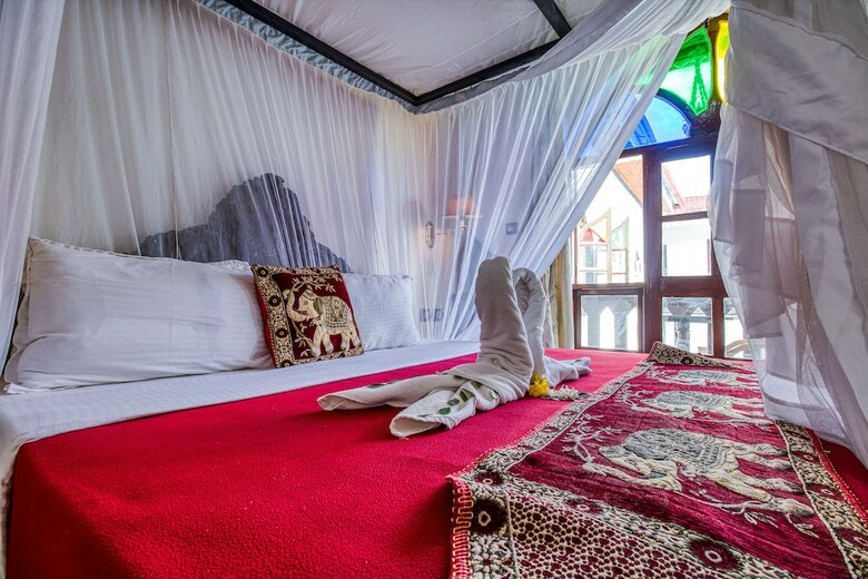 Tembo House Hotel