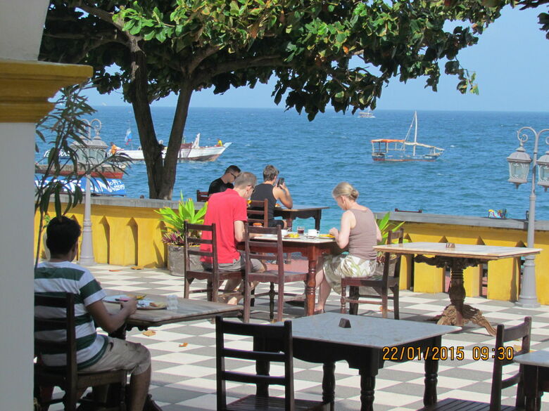 Tembo House Hotel