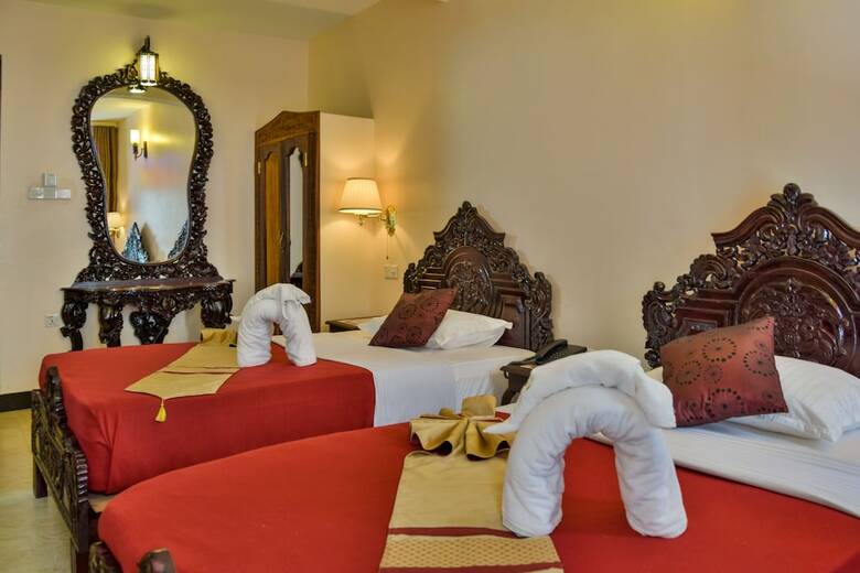 Tembo House Hotel