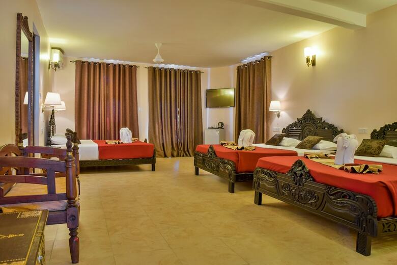 Tembo House Hotel