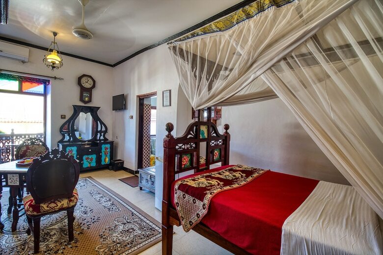 Tembo House Hotel