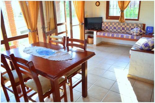 Lodge Adi Y Dina Caba�as