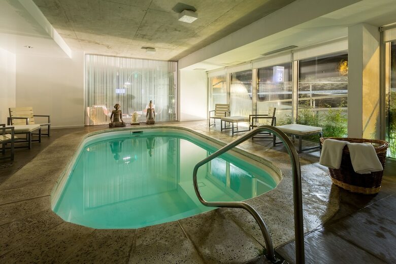 Uy Proa Sur Hotel