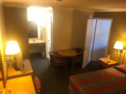 Hotel National 9 Inn
