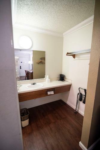 Hotel National 9 Inn