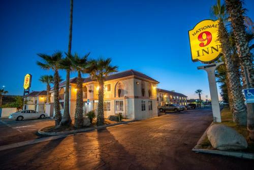 Hotel National 9 Inn