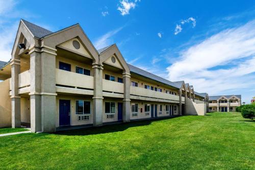 Motel 6 Buttonwillow Central