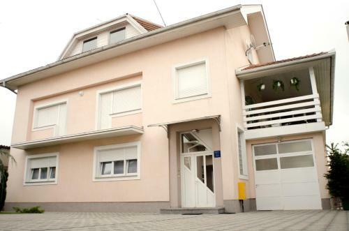 Hostal Guesthouse Tiban