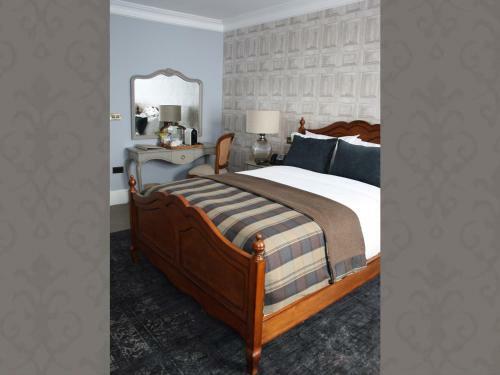 Hostal The Clerk & Well Pub & Rooms