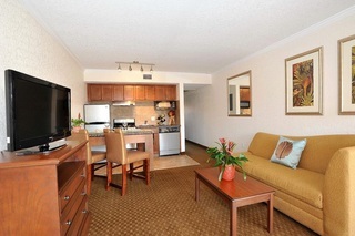 Hotel Coconut Cove Suites