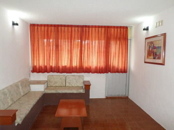 Suites Mediterr�neo Hotel