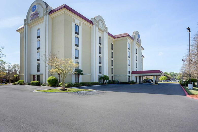 Hotel Comfort Suites University