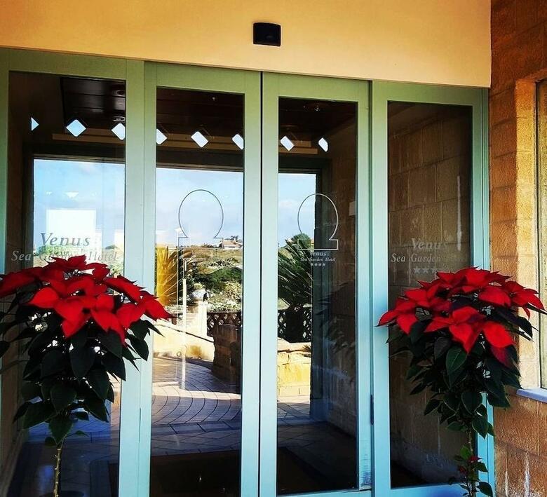 Hotel NH Venus Sea Garden