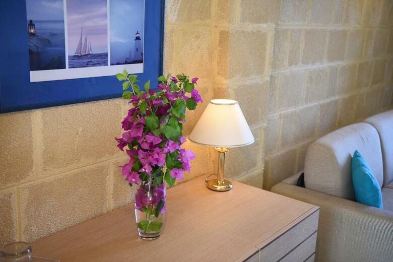 Hotel NH Venus Sea Garden