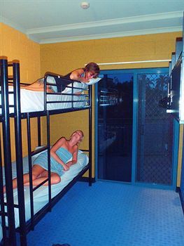 Hostal Nomads Cairns Backpackers